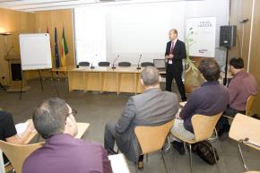 Ponencia Ra�l aznar en la 2� edici�n de la escuela de emprendedores