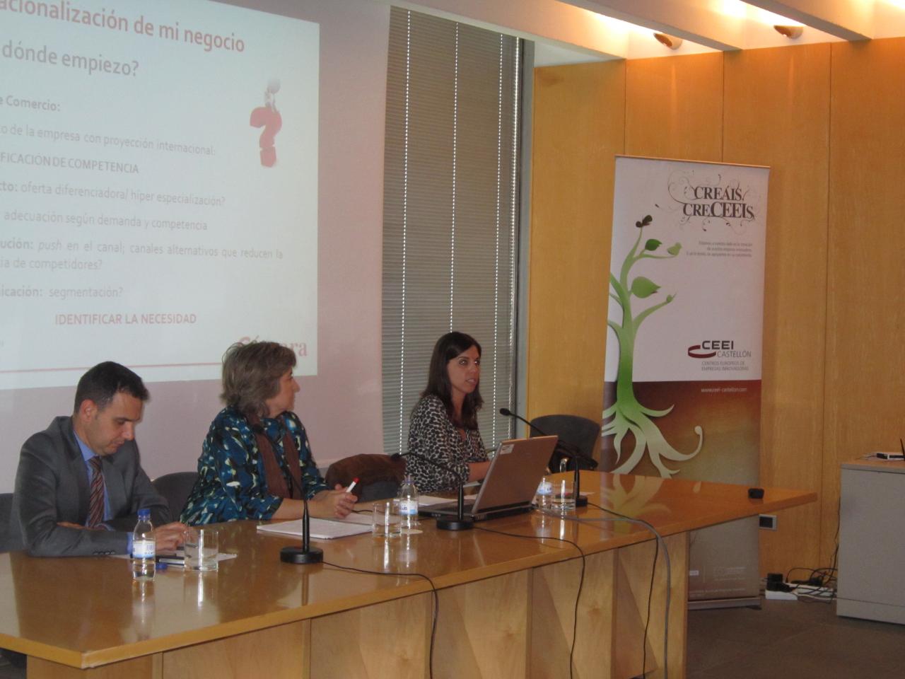 Durante la ponencia de internacionalizaci�n
