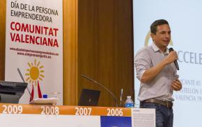 C�sar G�mez-Mora durante su intervenci�n en la presentaci�n del DPECV 