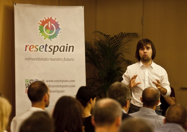 Moderador Taller 2: "Muerto por Powerpoint" Cómo realizar una buena presentación audiovisual