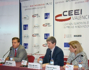 Emilio Mateu, Carlos Navarro y Cristina Vzquez
