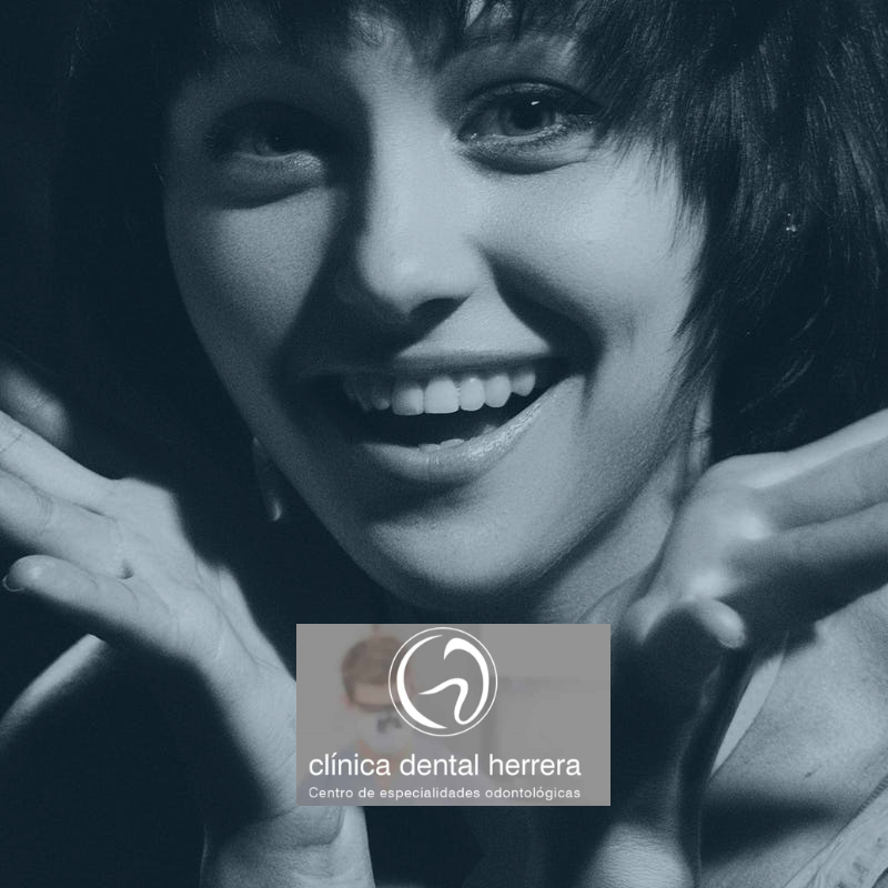 Cl�nica Dental Herrera Implante dental Malaga
